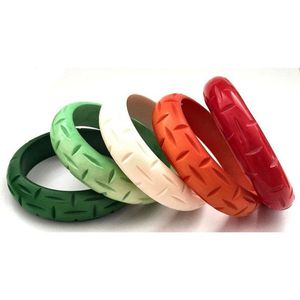 Brazalete de resina personalizado hecho a mano de buena calidad brazalete de resina de nueva forma producto más vendido brazaletes de resina personalizados - Product Image 3