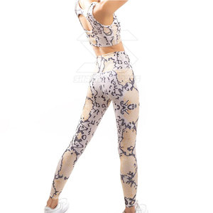 Ensembles de yoga de couleur unie légers et écologiques pour femmes soutien-gorge de fitness de gymnastique respirant Leggings de taille élastique Logo personnalisé vêtements de sport - Product Image 4