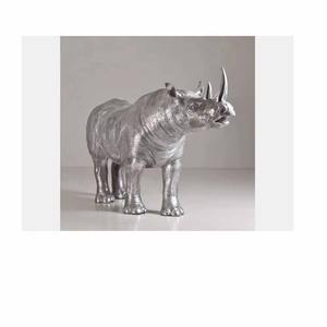 Figurine de table de style rare Accent décoratif unique pour l'affichage de l'espace de travail de bureau de salon et les utilisations fonctionnelles créatives - Product Image 1