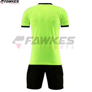 การออกแบบที่กําหนดเองคุณภาพดีที่สุดมาใหม่ชุดฟุตบอลชายสําหรับการขายการฝึกอบรมในชุดกีฬาชุดฟุตบอล - Product Image 4