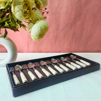 Couverts modernes en acier inoxydable avec poignée en nacre pour restaurant, fête de mariage, hôtel, fourchette, cuillères