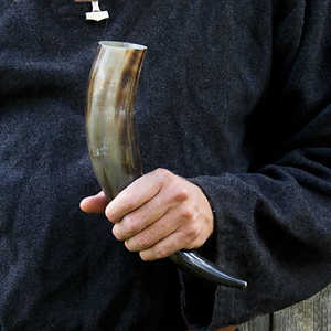 Viking Drinking Horn with Top Brass Line Beer Tankard Mug | 16-18 Fluid Ounce Capacity Business Gifts Food Safe - Product Image 4