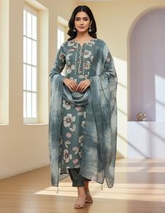 Ensemble de vêtements en rayonne pour femmes Laxmi Lifestyle Handwork, élégant, trois pièces, design traditionnel, pour mariage, Diwali, fête - Product Image 2