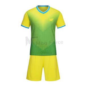 Uniformes de Fútbol Personalizados 100% Poliéster con Diseño Propio, Impresión Serigráfica, Transpirables, Impermeables y de Alta Calidad - Product Image 1