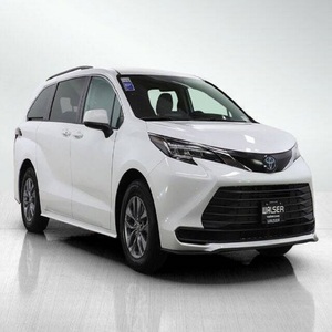 Toyota Sienna LE 8 places d'occasion en excellent état, modèle 2022 - Product Image 1
