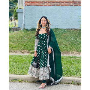 Ropa de boda y fiesta para mujer, traje de trabajo bordado de Georgette de imitación con fondo, venta al por mayor, novedad de 2023 - Product Image 1