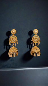 Juego de pendientes de diseño moderno con pendientes de estilo Jhumka chapados en oro de 22 quilates, joyería para mujer, ropa de exportadores - Product Image 3