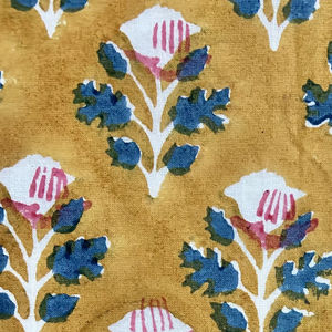 Tissu en coton imprimé à la main de couleur jaune moutarde avec motif floral, textile indien traditionnel - Product Image 4
