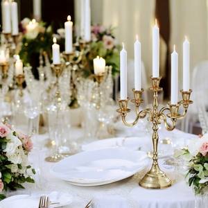 "Élégant candélabre en argent à 5 bras au design époustouflant, parfait pour les décors sophistiqués et les occasions spéciales" - Product Image 5