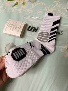 Calcetines deportivos ecológicos personalizados para hombres y mujeres, calcetines de compresión transpirables de corte alto, logotipo inferior para fútbol, baloncesto, gimnasio - Product Image 6