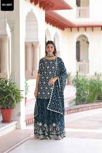 ชุดหนังเทียมจีออเจ็ตต์อินเดียประดับเลื่อมด้วยงานปักลายชุดชาราที่อุดมไปด้วยเลื่อม - Product Image 3