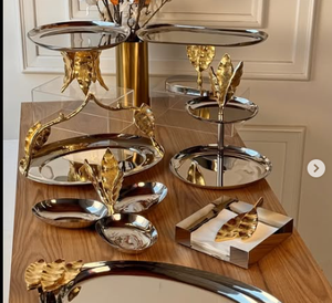 Bandejas decorativas de acero inoxidable dorado y plateado con cuencos en forma de flor pulida brillante Diseño Mayorista India - Product Image 1
