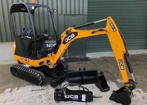 Mini-excavatrice JCB puissante de 1,2 à 6 tonnes, sur chenilles, pour usage domestique, qualité supérieure, construction robuste, options de livraison rapide, moteur. - Product Image 2