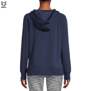 Pull à capuche en coton et polyester pour femmes coupe régulière transfert de chaleur sérigraphie avant Logo teint uni pour l'hiver - Product Image 2