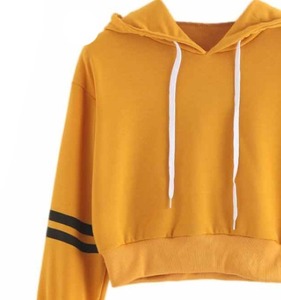 เสื้อฮู้ดสีเหลืองระบายอากาศได้ดี เป็นมิตรกับสิ่งแวดล้อม มีแถบสีดำ แขนเสื้อแบบปกติ สีพื้น ผ้าฝ้ายถัก ยูนิเซ็กซ์ สวมใส่สบายในฤดูหนาว - Product Image 3