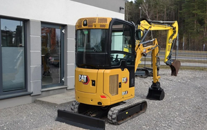 Mini-excavatrice sur chenilles Cat CAT 301.8, couleur jaune, équipement de construction - Product Image 2
