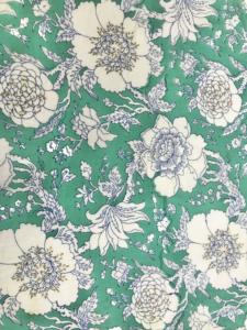 Tela de Algodón Estampada a Mano con Diseño Floral Verde Esmeralda, Estilo Botánico Indo-Francés - Product Image 5