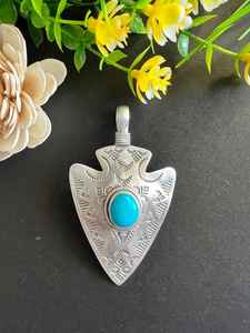 Pendentif en forme de flèche turquoise La Belle au bois dormant fabriqué à la main en argent sterling 925 - Product Image 3