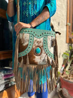 Sac à bandoulière en cuir de fourrure de style occidental unique pour femmes sac latéral de style vintage en cuir de fourrure usiné de couleur en relief