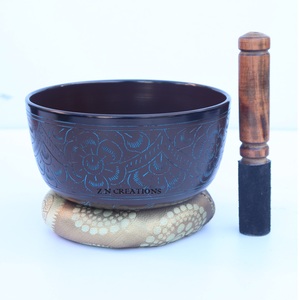 Fabricant de bol de méditation personnalisé Bol chantant en aluminium avec bol en métal gravé Outil de guérison par thérapie sonore bouddhiste - Product Image 5