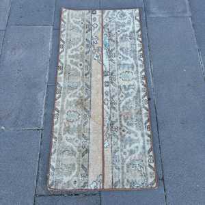 Alfombra Turca Vintage Pequeña de 1.7x3.7 pies, Alfombra Persa de Lana Gris Azul - Product Image 1