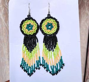 Boucles d'oreilles bohèmes multicolores en perles de rocaille, boucles d'oreilles à franges en perles de rocaille, boucles d'oreilles tendance - Product Image 1