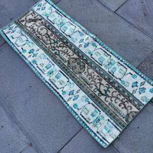 Alfombra Turca Vintage de 1.4x3.2 pies (42x97 cm), Alfombra Oriental Azul de Lana - Product Image 4