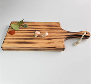 Tabla de Cortar de Madera de Alta Calidad con Mango, Apta para Alimentos, Madera Natural, Tabla de Preparación y Servicio de Cocina con un Elegante Estilo Rústico - Product Image 1