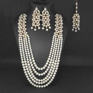 Vivant ชุดเครื่องประดับ1103658A สร้อยคอหินมุกออสเตรียและ Maang Tikka เสน่ห์อันประณีต - Product Image 1