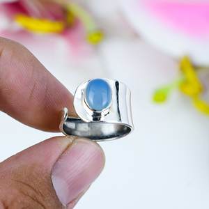 แหวนเงินแท้ 925 ประดับด้วยพลอยบลูแคลเซโดนีทรงรี วงกว้าง ทำด้วยมือ เครื่องประดับอัญมณีสำหรับผู้หญิง - Product Image 1