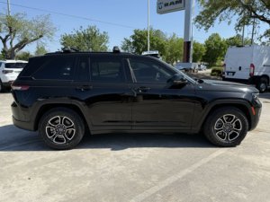 El mejor proveedor para la venta caliente bastante usado 2023 Jeep Grand Cherokee 4xe Trailhawk 4WD limpio SUV usado - Product Image 4