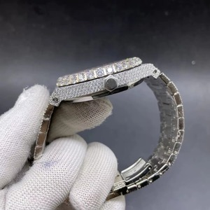 Fabricación india de lujo de oro Iced Out Mossinate reloj de cristal completo diamante para Hombres estilo Hip Hop disponible al mejor precio - Product Image 2