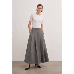 Jupe plissée en laine avec taille élastique et volants - Product Image 1