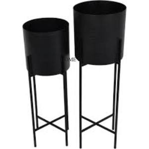 Jardinière en métal gravée à la main de créateur avec une finition artistique parfaite pour les décors de plantes modernes, classiques et d'inspiration vintage. - Product Image 5