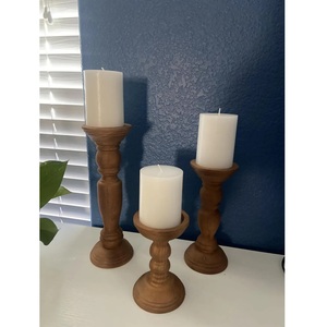 Candelabro de Madera Maciza Elegante de la Mejor Calidad para Centros de Mesa de Comedor, Decoraciones Navideñas y Regalos Disponibles para la Venta - Product Image 1