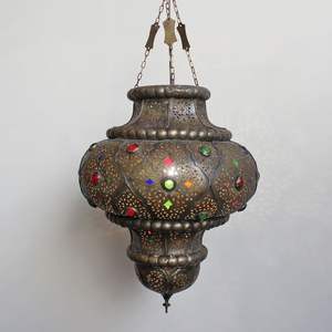 Lanterne classique en métal noir avec fini antirouille enduit de poudre pour un décor élégant d'entrée ou de porche à la maison - Product Image 1