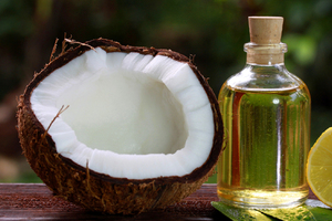 Huile de noix de coco naturelle pour les soins des cheveux et de la peau | Adoucit, renforce | Prix d'usine du Vietnam | VIET DELTA MS THAO - Product Image 6