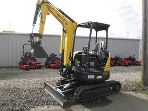 Mini pelleteuse d'occasion 2023 pour E26C avec moteur et boîte de vitesses Capacité du godet de 0.22m Garantie 1 an à vendre - Product Image 3