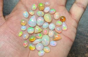 Opale Welo éthiopienne de qualité supérieure, cabochon, pierre précieuse naturelle, certifiée par un tiers, jeu de couleurs, multicolore mélangé - Product Image 2