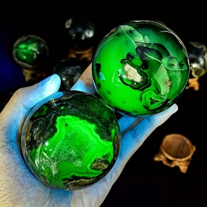 Vente en gros de boules <span class=keywords><strong>magiques</strong></span> en cristal naturel, sphères d'agate volcanique avec réaction UV verte pour la décoration de la maison - Product Image 5