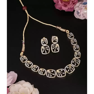 Boucles d'oreilles de mariée carrées en zircon, finition argent et or - Product Image 4