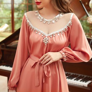 Vente en gros de robe caftan abaya pour femmes musulmanes avec strass taille personnalisée confortable et modeste style musulman - Product Image 3
