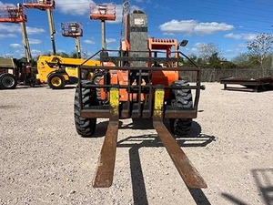 Manipulador Telescópico 8042 de 2017, Equipo Confiable para Elevación de Materiales Pesados, Listo para Exportación - Product Image 1