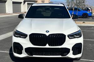 Auto Usado Confiable, BMW X5 M50i 2022, Motor V8 Twin-Turbo, Tracción en las Cuatro Ruedas - Product Image 6