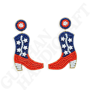 Pendientes hechos a mano con cuentas Boots of Mine, joyería de inspiración occidental con abalorios intrincados, perfectos para Cowgirl Style Country - Product Image 2