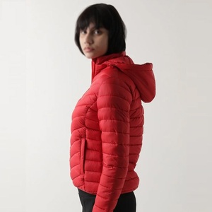 Chaqueta acolchada transpirable empacable resistente al agua con cremallera completa de manga larga ligera de piel de oveja para mujer decoración de letras - Product Image 6