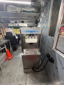 <b>Freightliner</b> MT45 Food <b>Truck</b> w/ Stainless Kitchen, Ice cream, crepes, dessert - Product Image 4