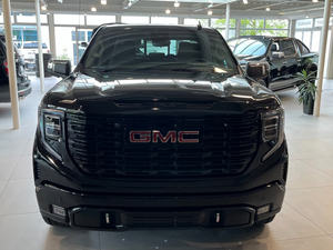 Offre promotionnelle : GMC Sierra 3.0 Eleva tion 2023 d'occasion, couleur noir/blanc, faible kilométrage - Product Image 5