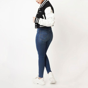 Chaqueta universitaria corta hecha con manga de cuero genuino para mujer 100%/chaqueta universitaria corta con cierre de botón de cuerno personalizada para mujer - Product Image 2