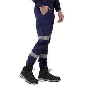 กางเกงทำงานแบบคาร์โก้สะท้อนแสงสำหรับผู้ชายรุ่นใหม่ปี 2026 สำหรับงานก่อสร้าง  กางเกงนิรภัยแบบสะท้อนแสง  รับผลิตตามแบบ OEM จากโรงงานผู้ผลิต - Product Image 3